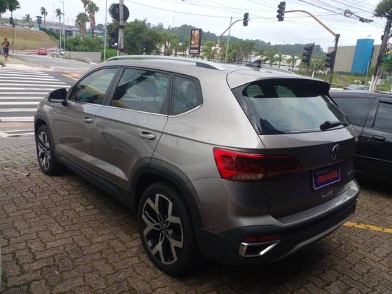 VOLKSWAGEN TAOS 1.4 250 TSI TOTAL FLEX HIGHLINE AUTOMÁTICO